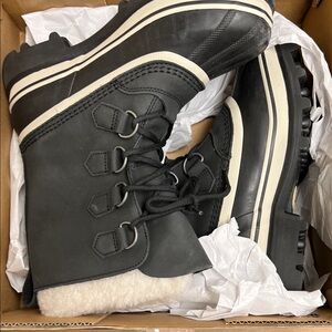 Black Winter Boots with White Trim SOREL SIZE 7